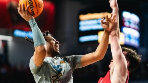 WVU closes out regular season with 36-point loss against Cincinnati